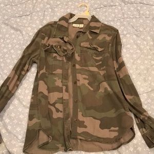 Women’s medium Mudd camouflage jacket overshirt